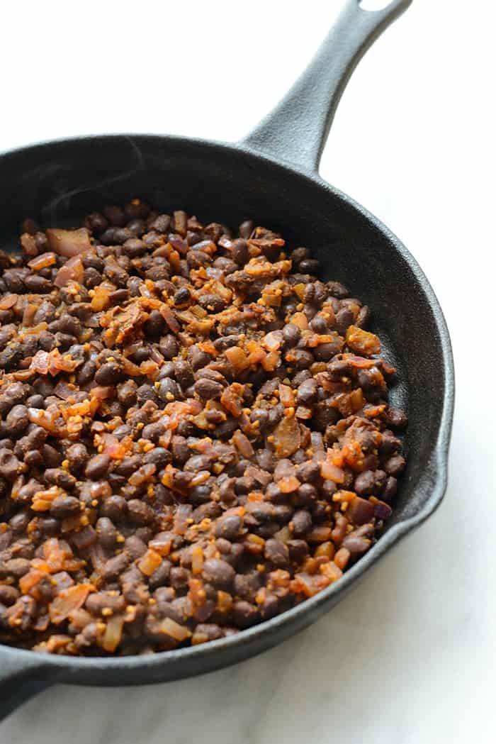 Make your breakfast a savory one and prep these delicious black bean breakfast bowls for the week! They're made with black beans, sautéed kale, brown rice, an egg, and all the fixins! 