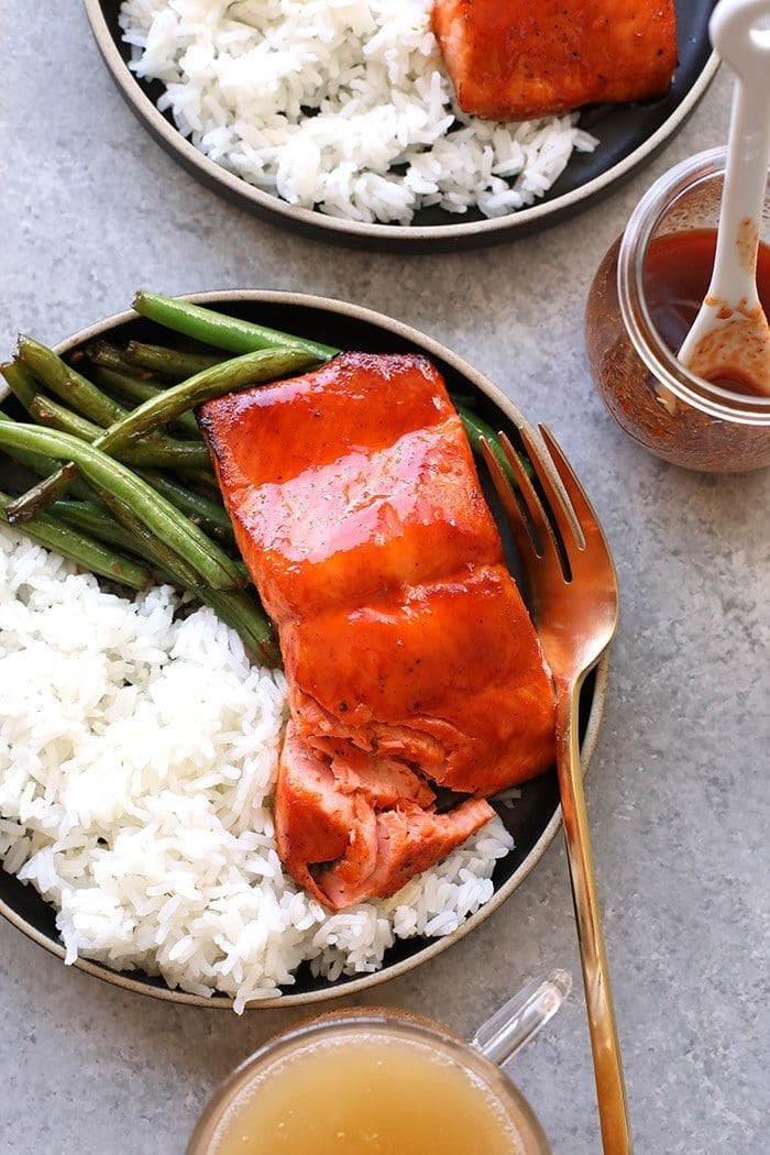 honey sriracha salmon with rice and green beans