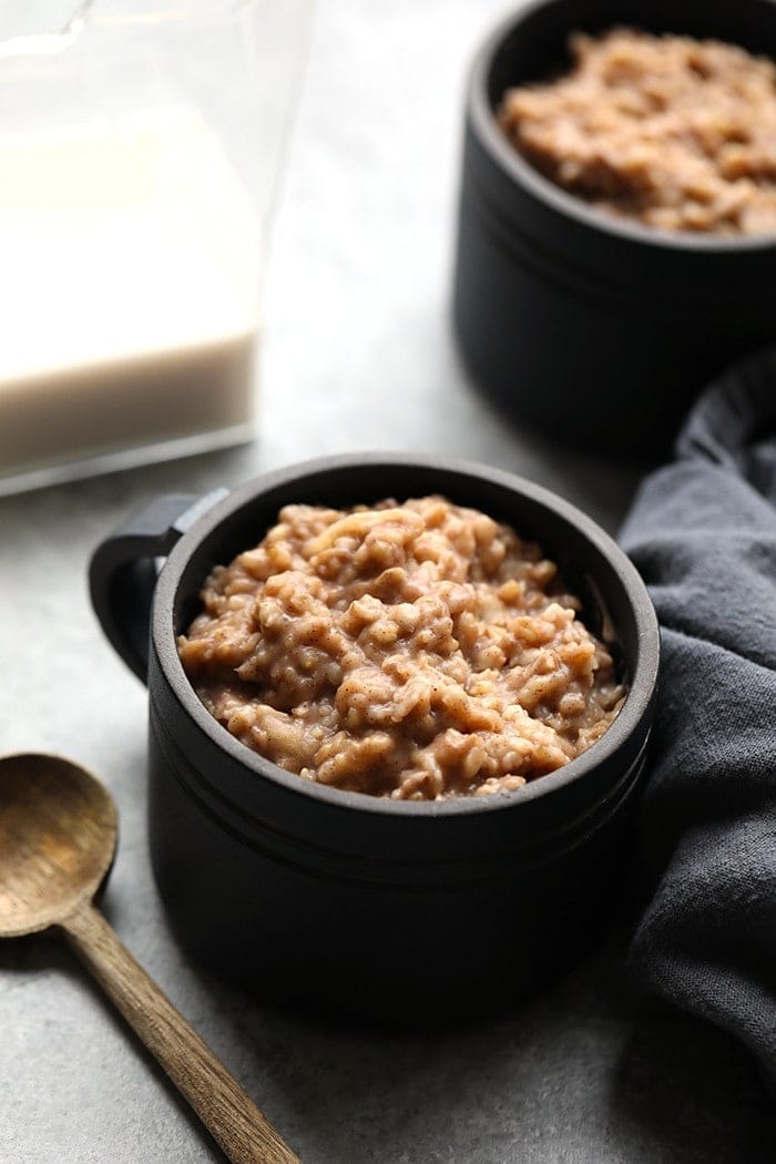 apple cinnamon oatmeal in cup