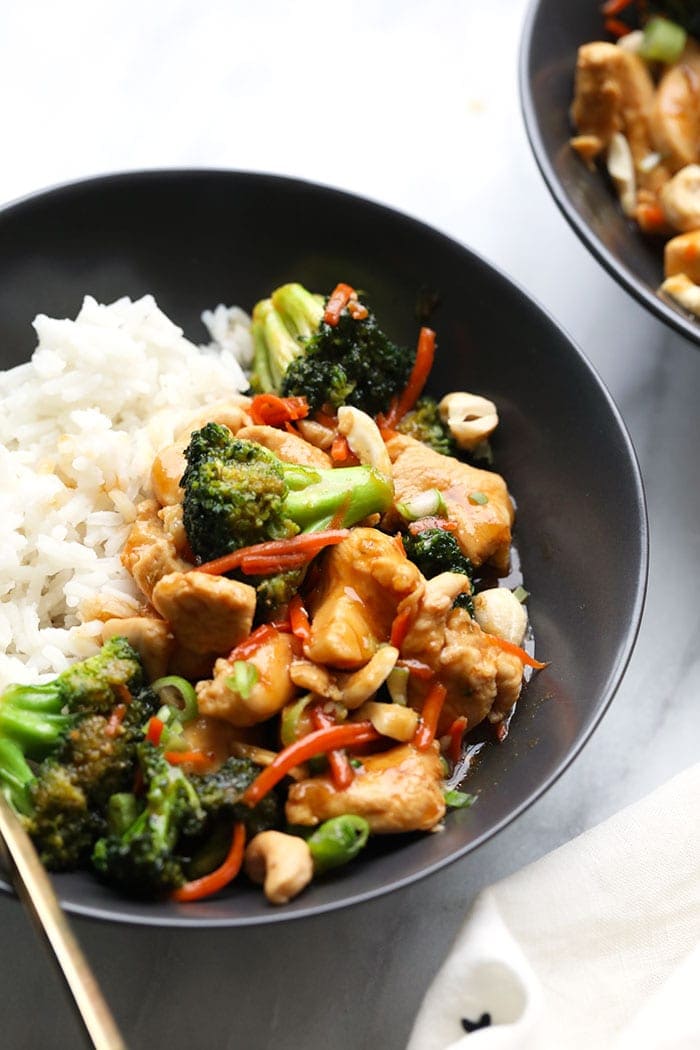 chicken stir fry in bowl