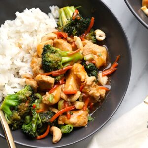 chicken stir fry in bowl