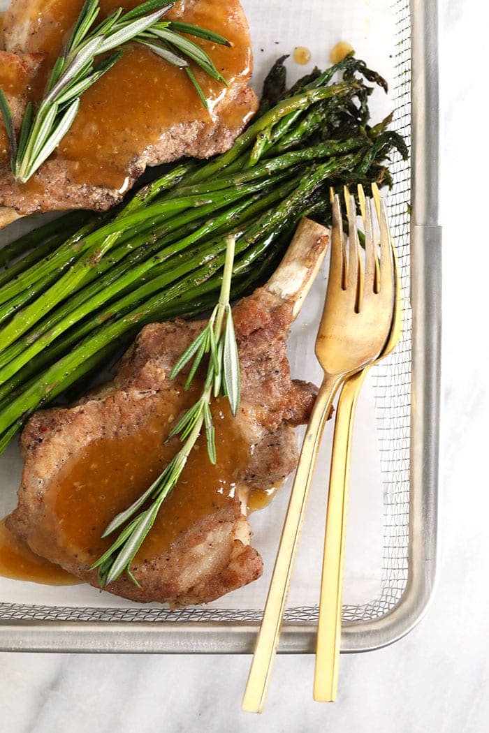 pork chops and asparagus