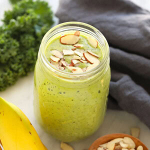 kale smoothie in a mason jar