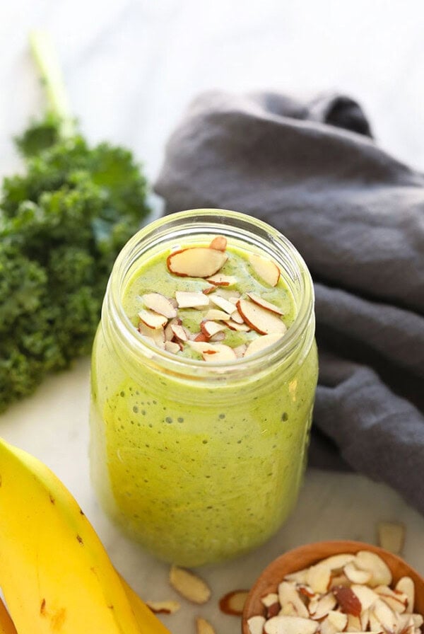 kale smoothie in a mason jar