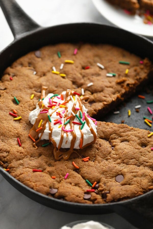 cookie cake in cast iron