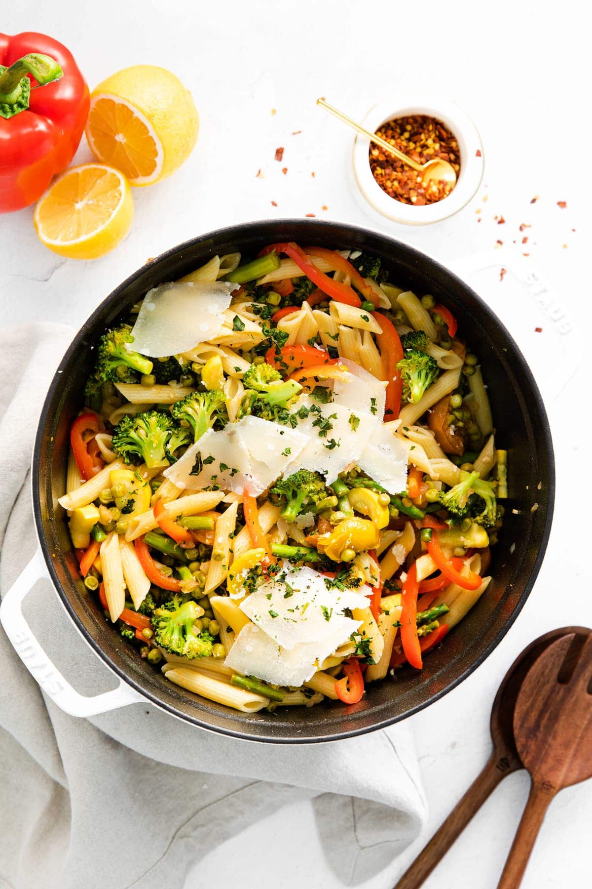 pasta primavera in a stock pot, ready to be served