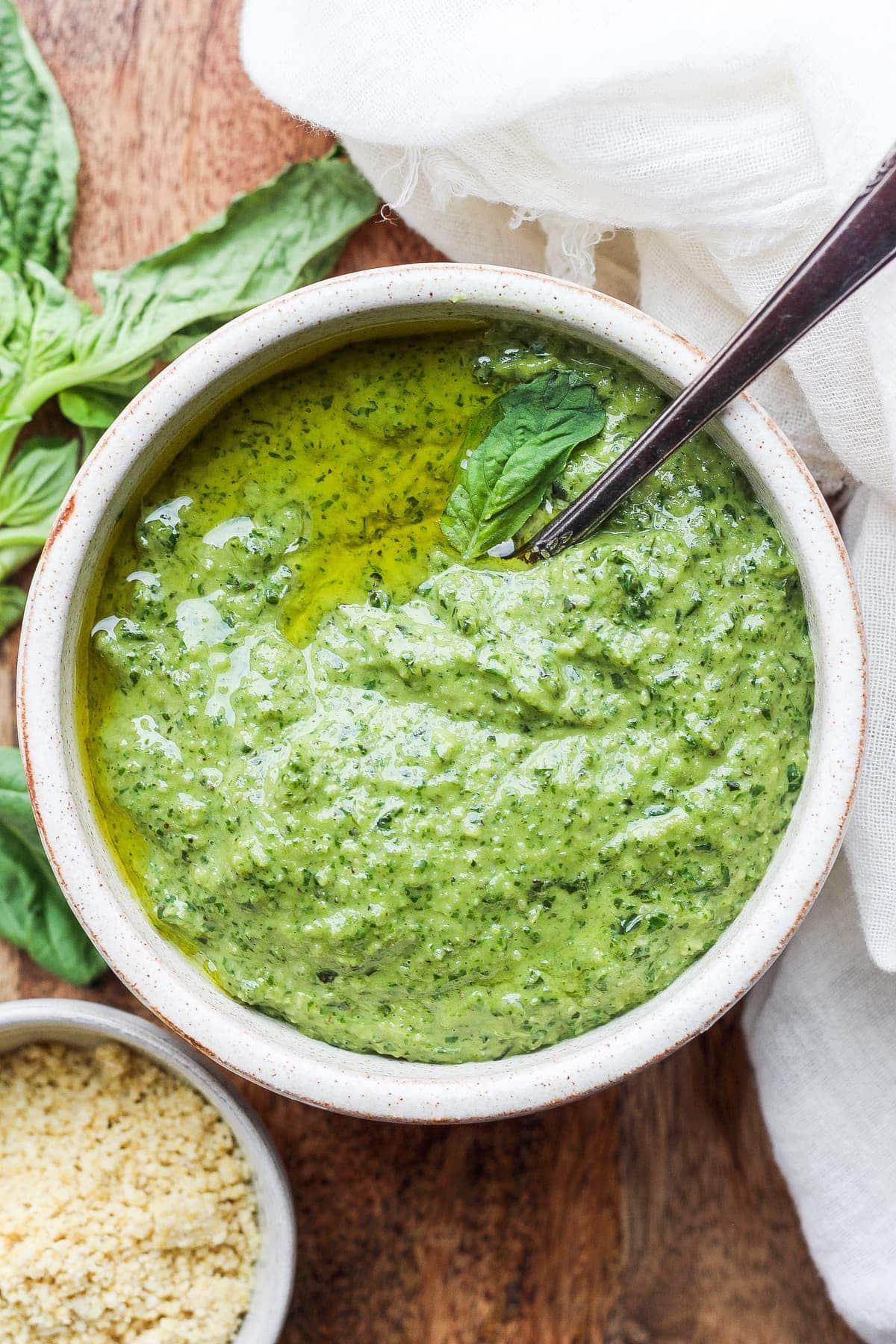 pesto in bowl