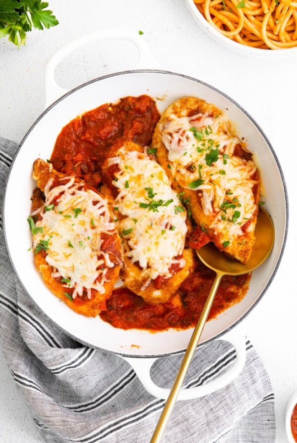 chicken parmesan in dish