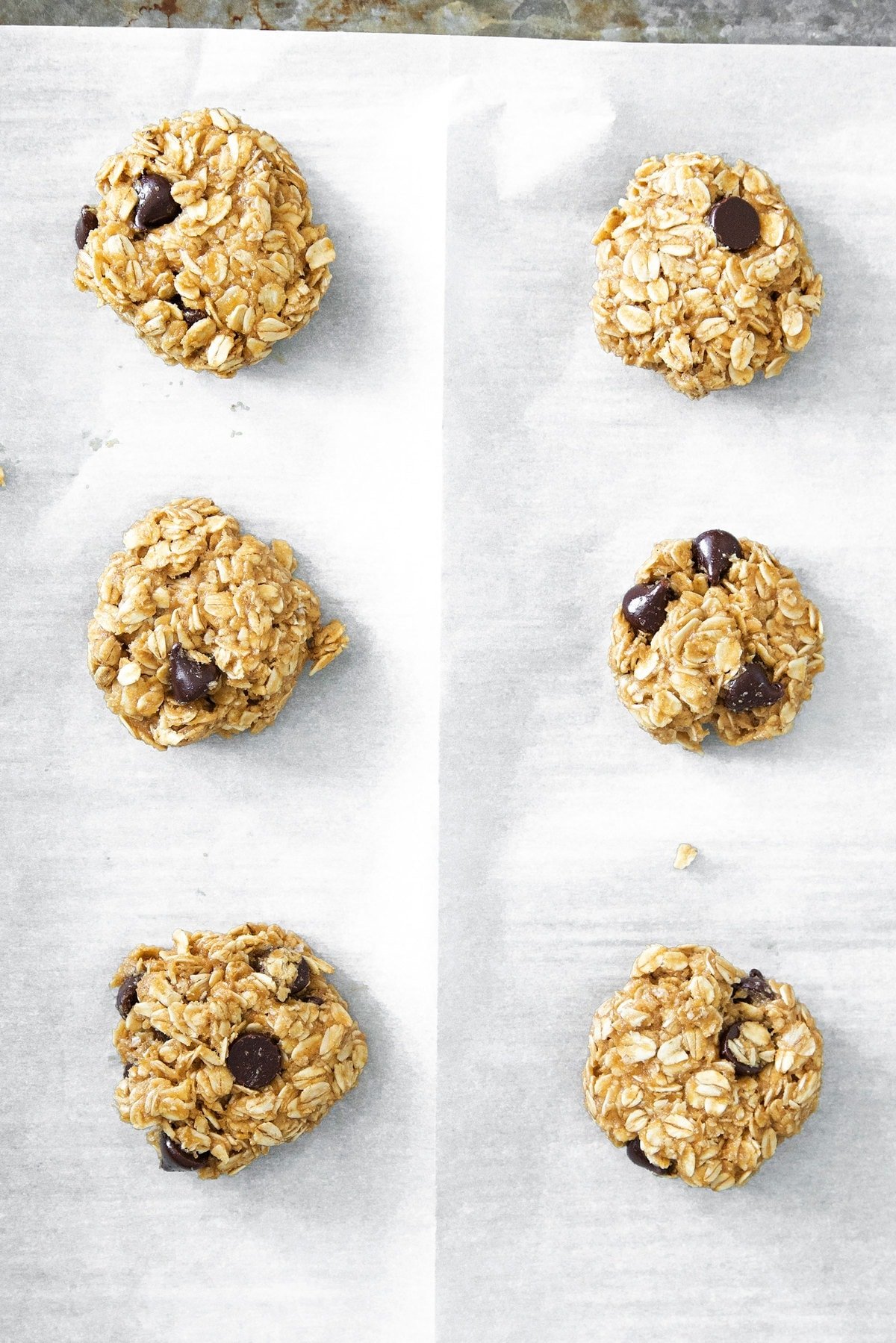 oatmeal cookies on cookie sheet