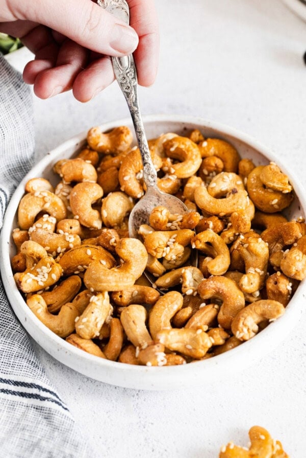 maple sesame roasted cashews