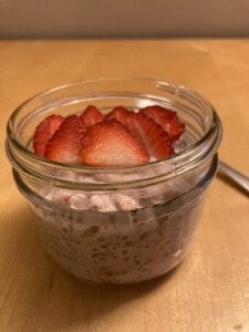 Optimized-FFF Strawb Overnight Oats.JPG