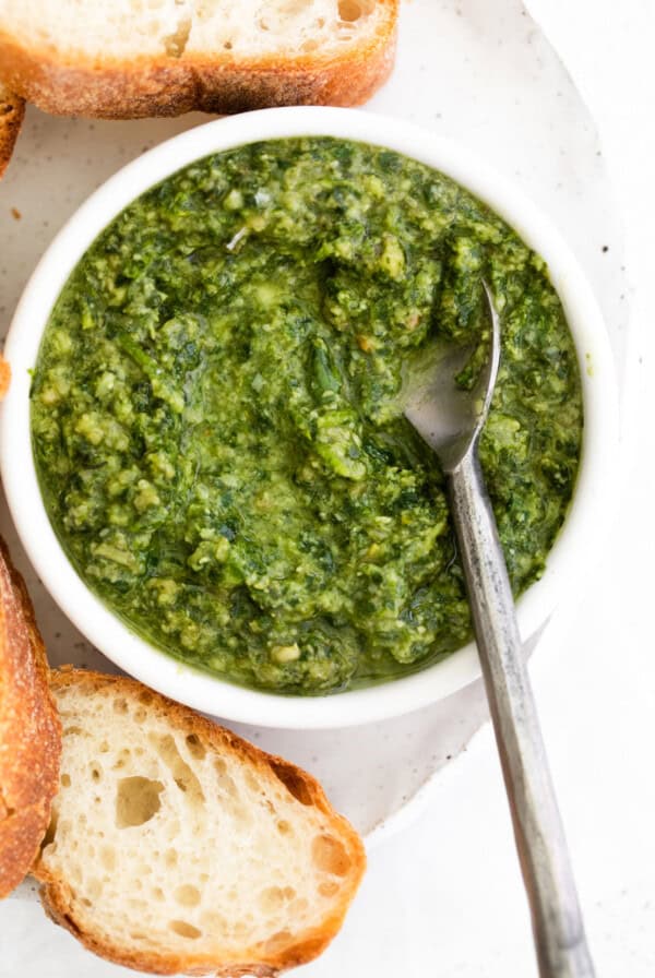 pesto in bowl