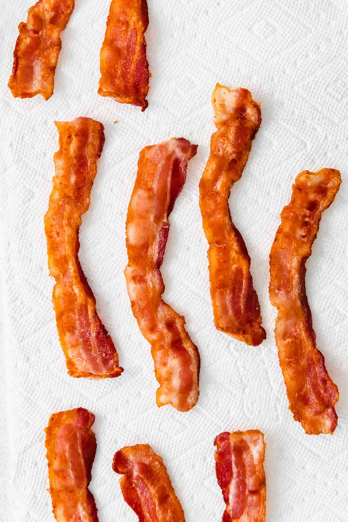 bacon on paper towel