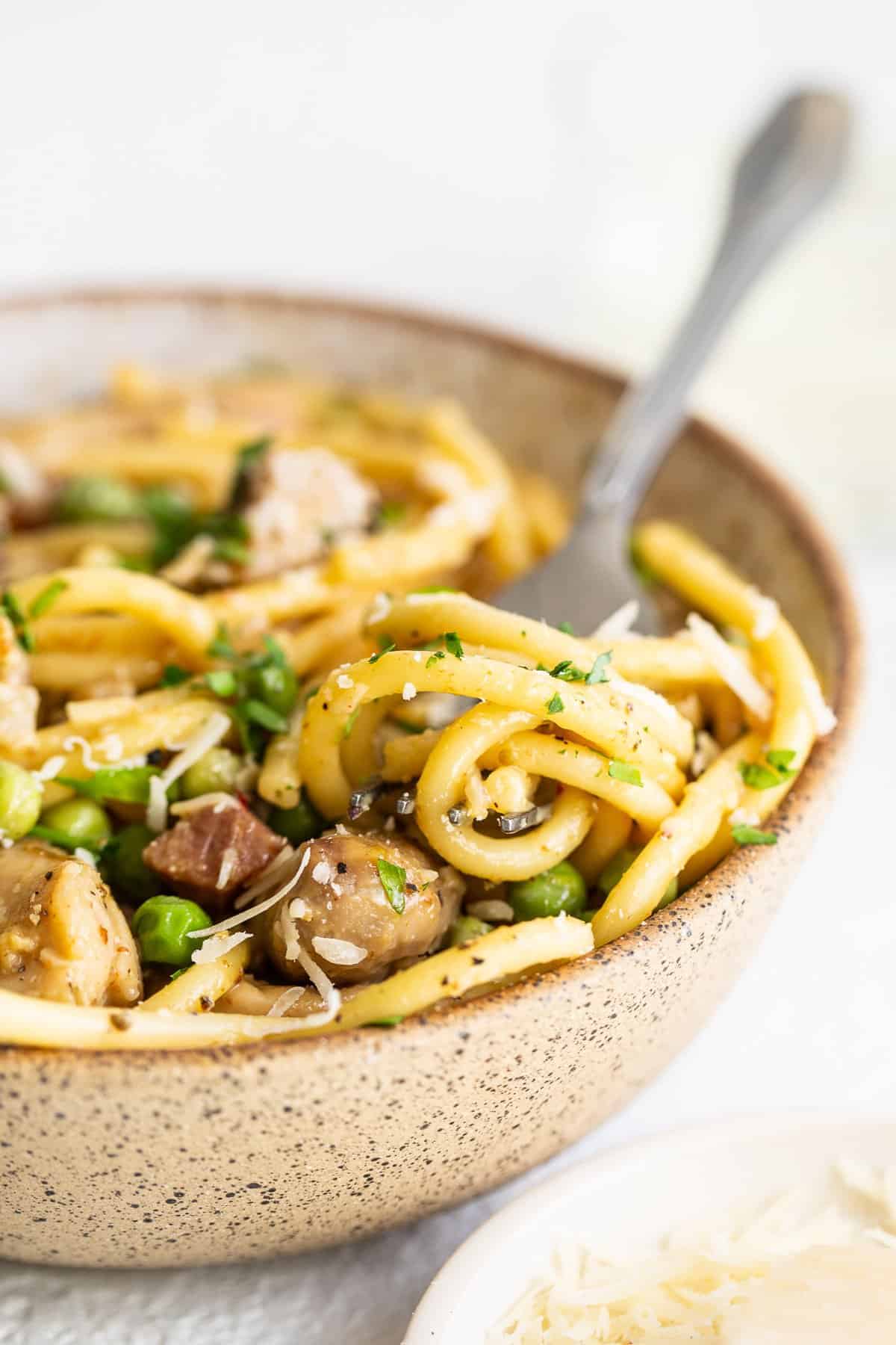 Chicken carbonara in a bowl.