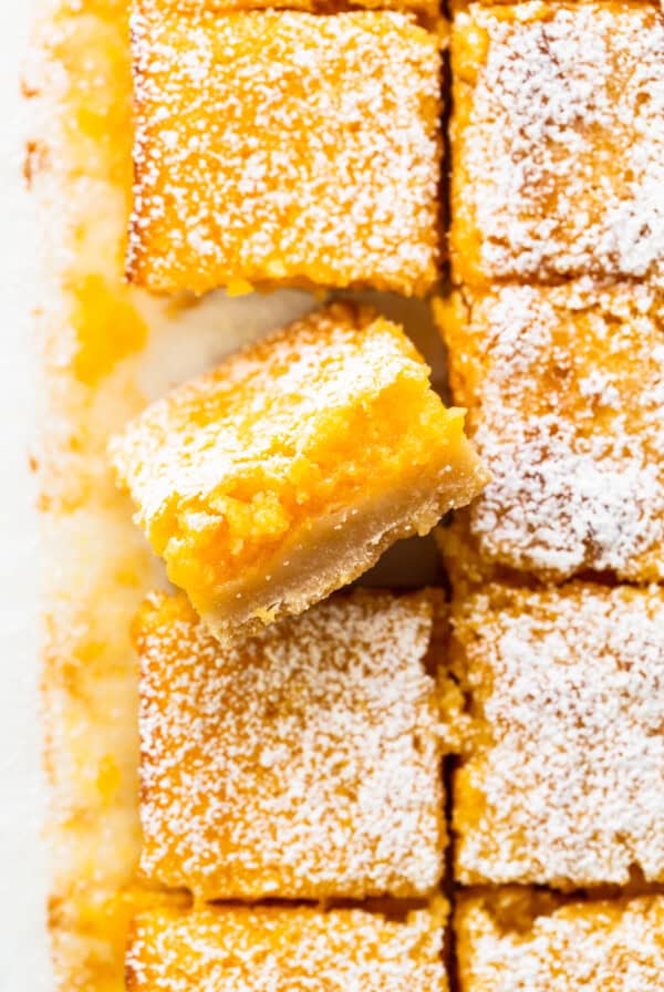 sliced lemon bars on cutting board.