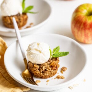 mini apple crisp in bowl.