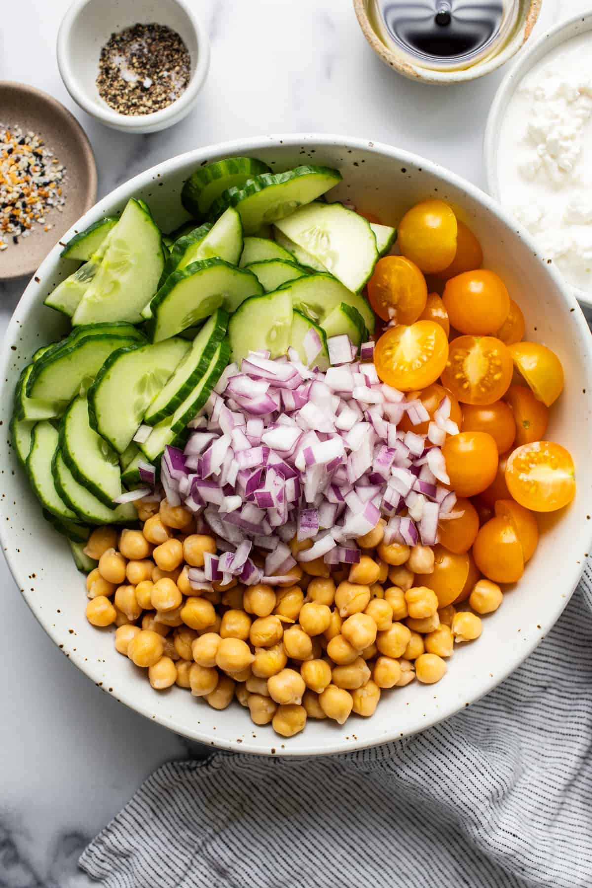 Chickpea chickpea salad.